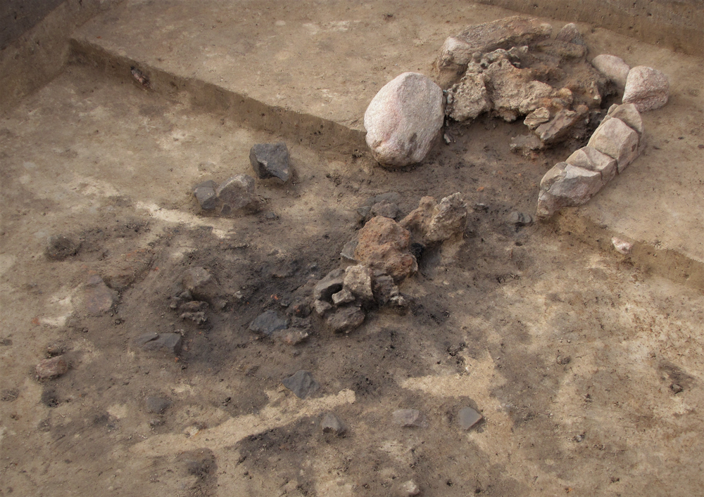 Bloomery type "Glienick“ at an test excavation near Mittenwalde. Dating 4./3. century BC | Photo: M. Brumlich, © M. Brumlich)