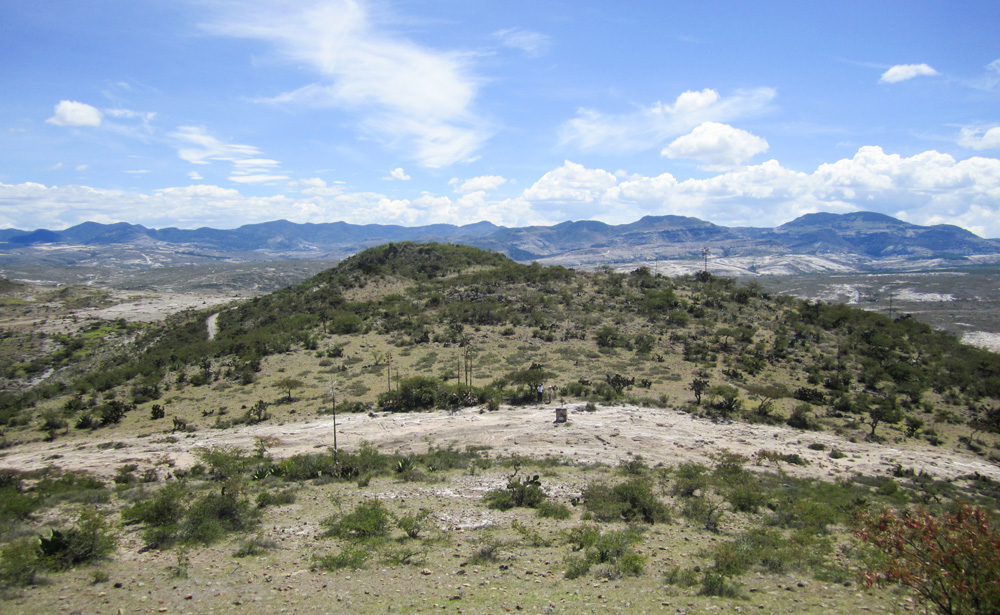 Looking down to Cerro Caracol, San Miguel Tequixtepec, Oaxaca | Photo: ©Juan Pablo Calderón, 2013